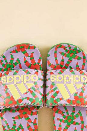 adilette sunny palm lilás